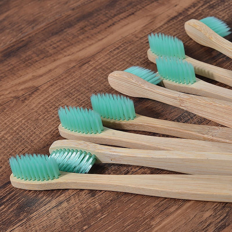 Escovas de dentes ecológicas adultos e crianças em bambu natural