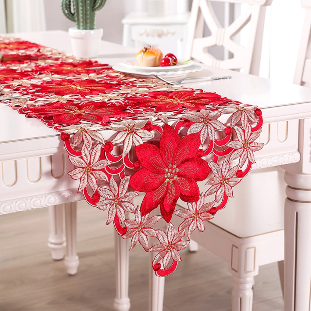 Caminho de mesa natalino com lindos detalhes vazados - vários tamanhos