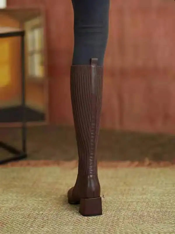 Bota de inverno com cano longo em tricô - super quentinha