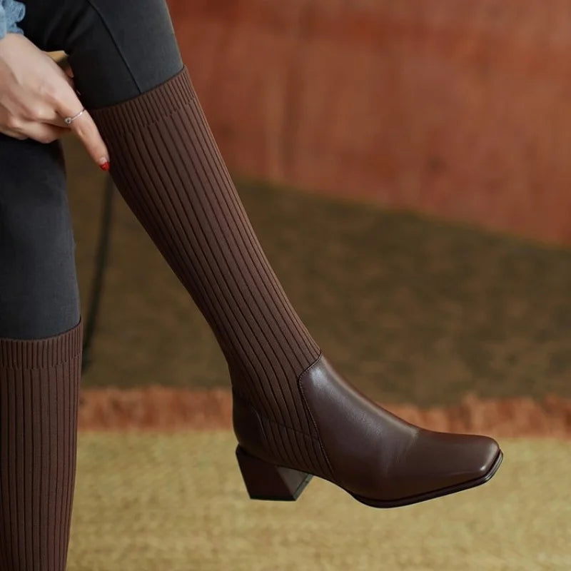 Bota de inverno com cano longo em tricô - super quentinha
