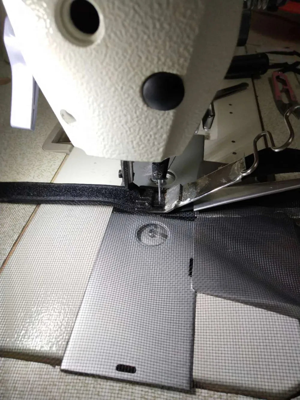 Tela para mosquitos customizável e autoadesiva - vários tamanhos