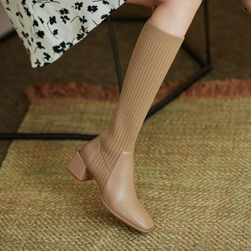 Bota de inverno com cano longo em tricô - super quentinha