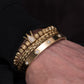 Trio de pulseiras estilo Coroa dos Reis luxuosa - dourada e prateada