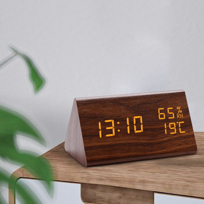 Relógio e despertador digital LED em madeira controle de voz USB
